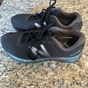 Women’s new balance sneakers 7.5